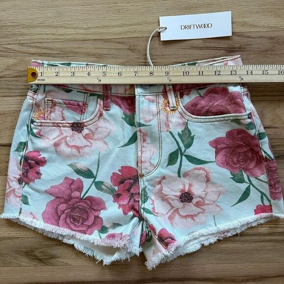 NWT Driftwood Goldie Floral Denim Shorts - Women’s Size 24 - Raw Hem - Boho - Picture 4 of 8